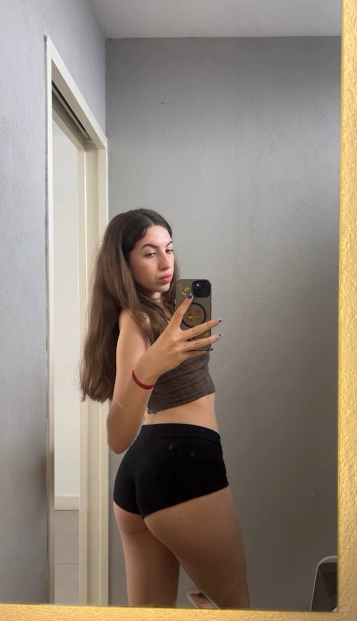 Amber in her underwear in Isfahan