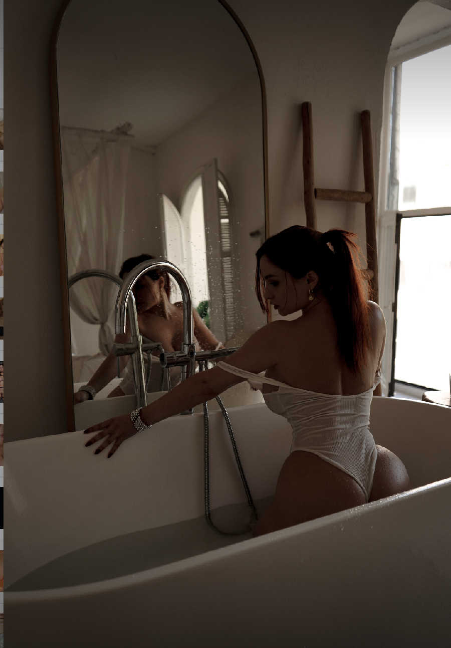 A playful frame from Miranda Faith nude — online in Isfahan