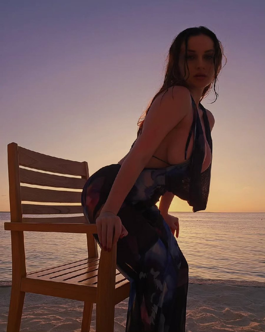 Sexy girl Miranda Faith nude in Isfahan