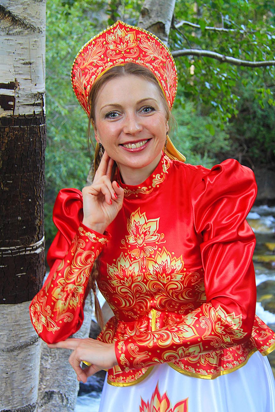 Women in Slavic costumes in Isfahan